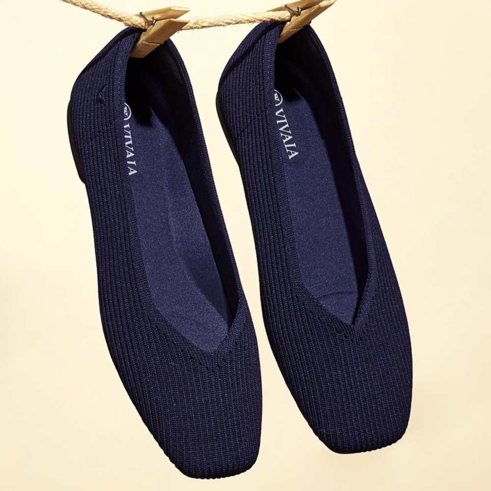 Vivaia Margot 2.0 Square-Toe V-Cut Flats Navy 7.5W 38.5W